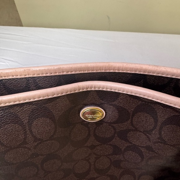 Coach Designer Peyton
Signature Monogram Tote Bag
Purse C1405-F28365 - Picture 12 of 14